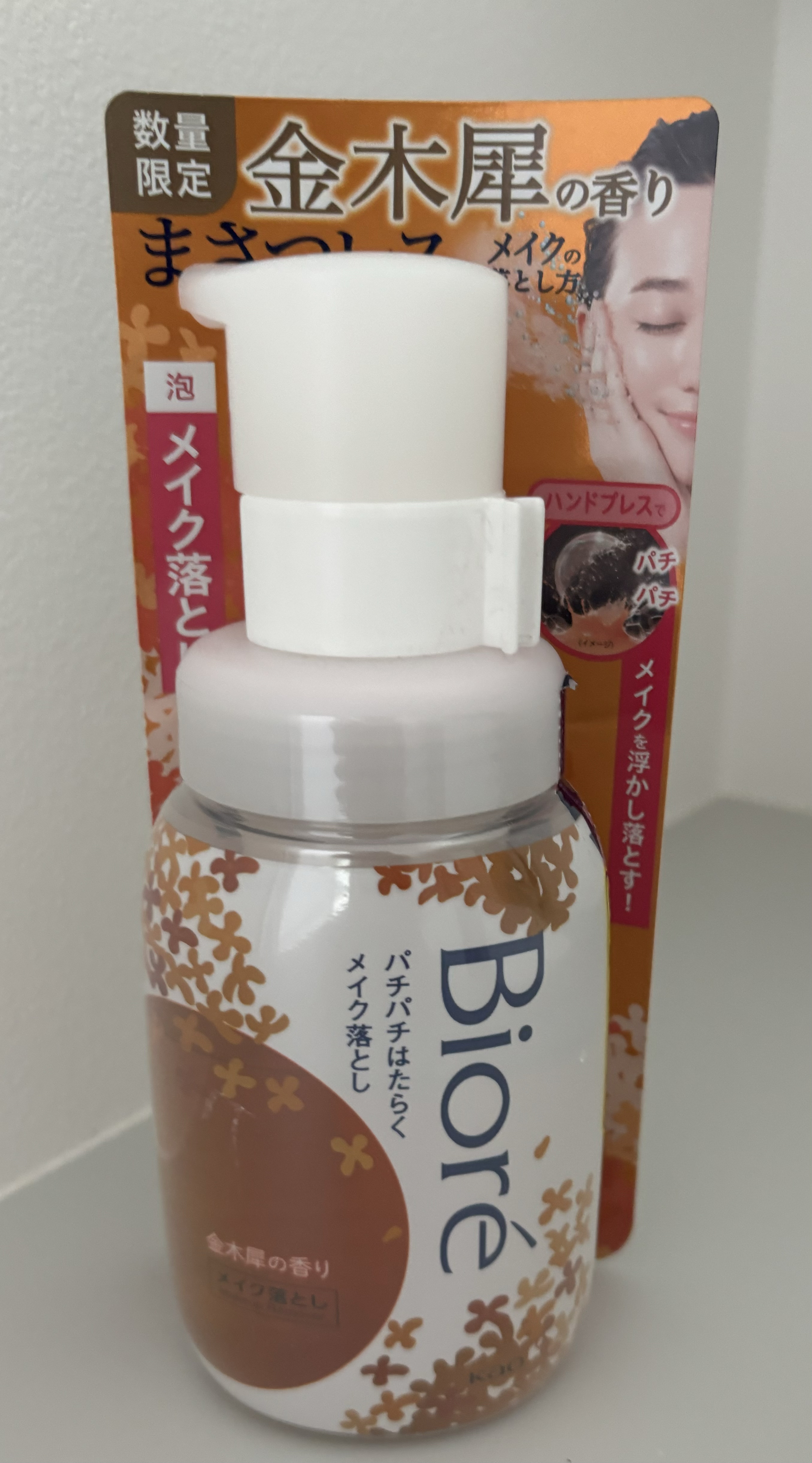 ビオレ ザフェイス 泡洗顔料 ディープモイスト 金木犀の香り 本体 200ml/ビオレ/泡洗顔を使ったクチコミ（1枚目）