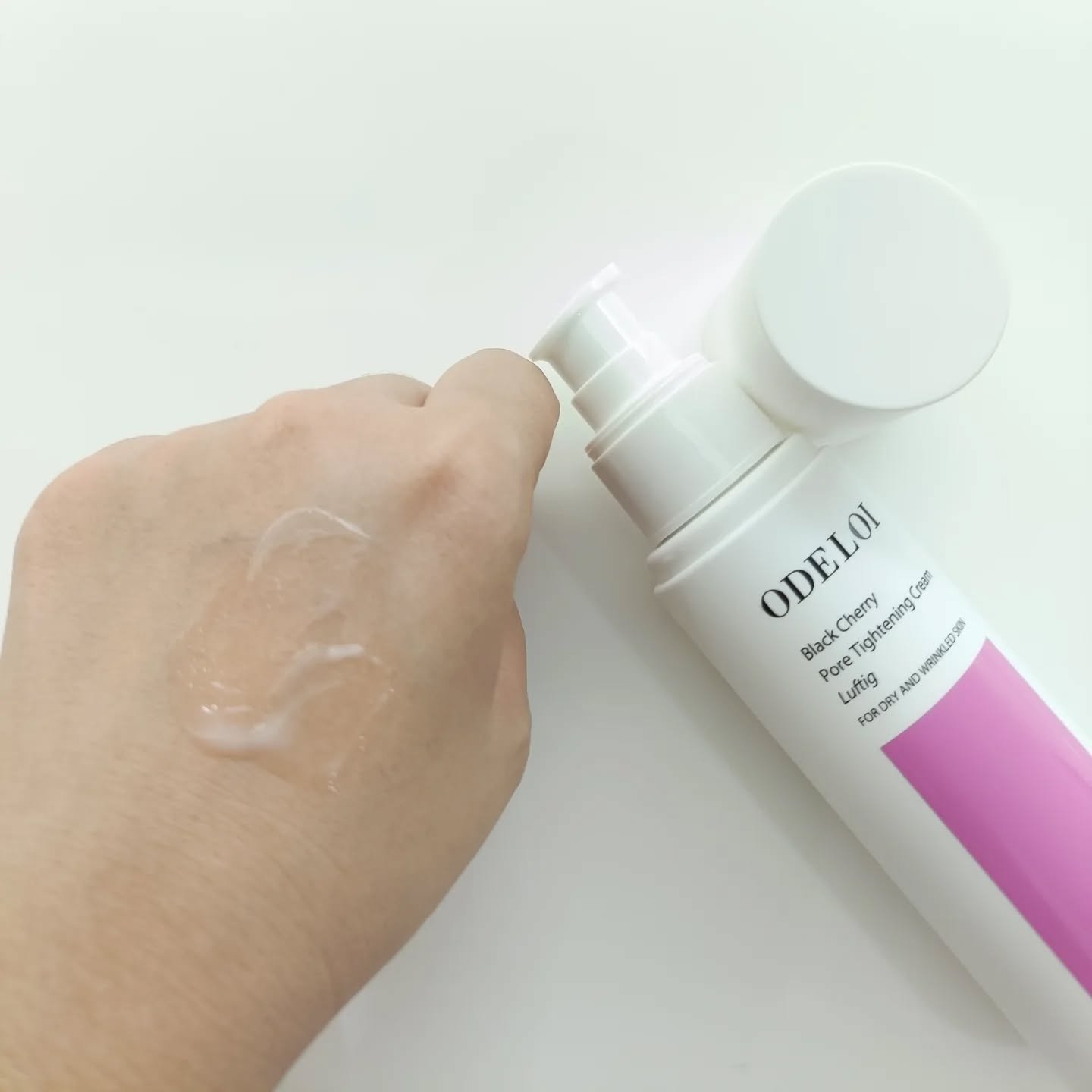 ブラックチェリー毛穴収縮クリーム　ルフティグ/ODELOI/フェイスクリームを使ったクチコミ（3枚目）