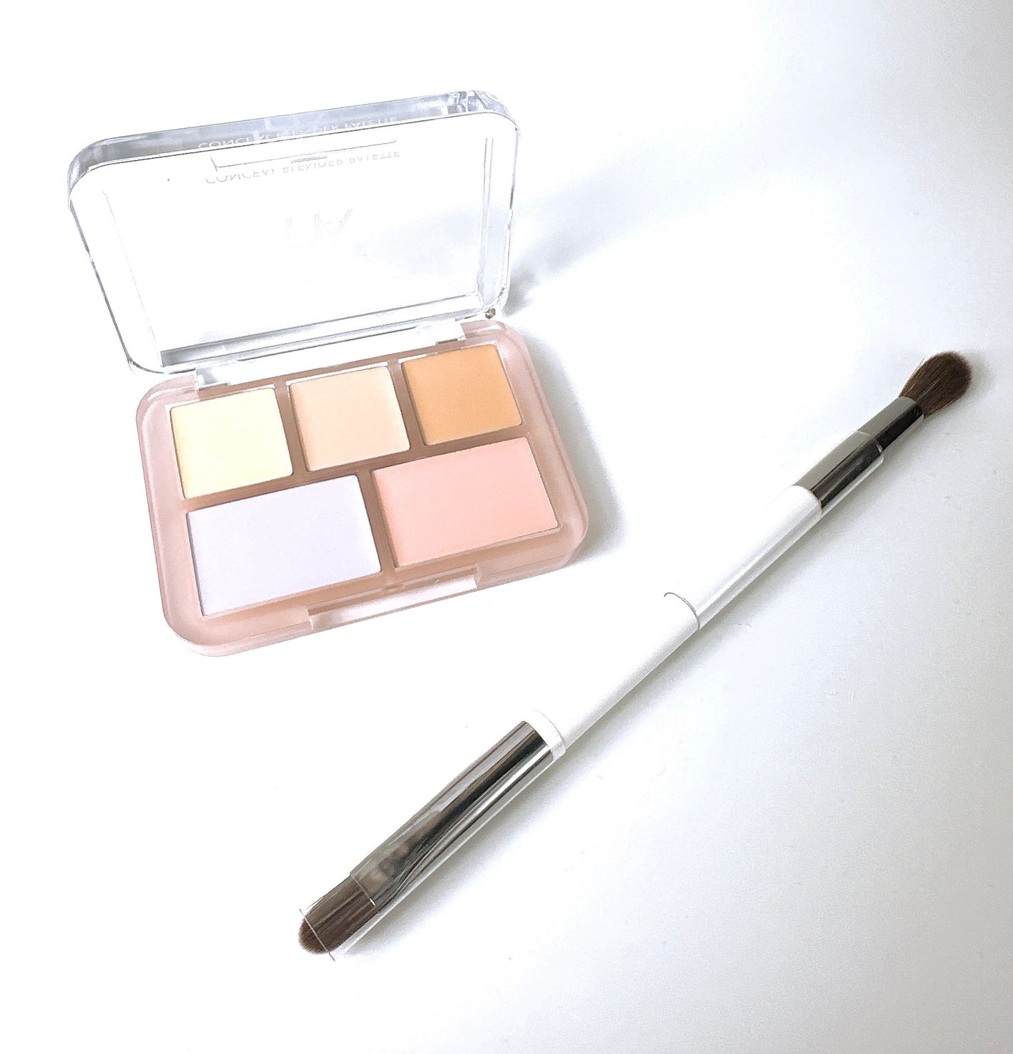 Tsukiko on LIPS 「ニキビ跡とかシミとか、ナチュラルに隠せるコンシーラーないかな…..」(3枚目)