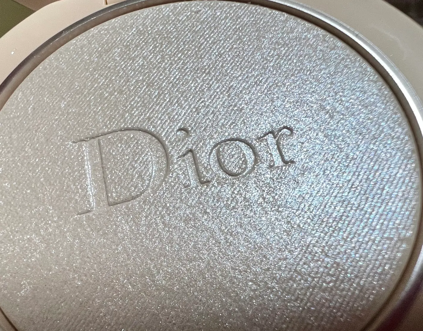 ディオールスキン フォーエヴァー クチュール ルミナイザー/Dior/プレストパウダーを使ったクチコミ（2枚目）