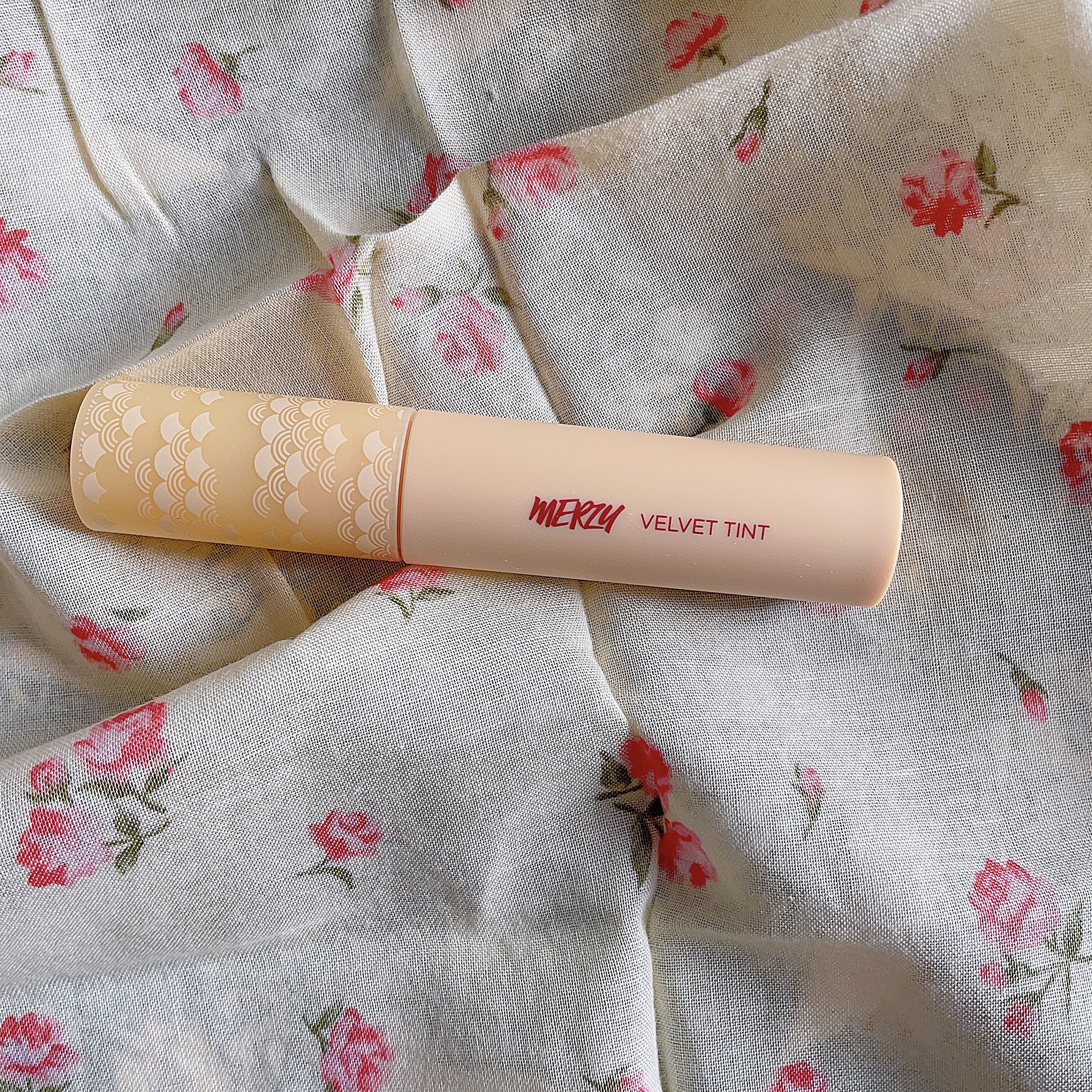 ザ ヘリテージ ベルベット ティント V19. ドラゴンローズ/MERZY/リップティントを使ったクチコミ（2枚目）