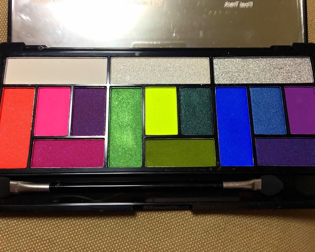 Pro Looks Eye Shadow Palette - Eat Sleep Makeup Repeat /MAKEUP REVOLUTION/アイシャドウパレットを使ったクチコミ（2枚目）