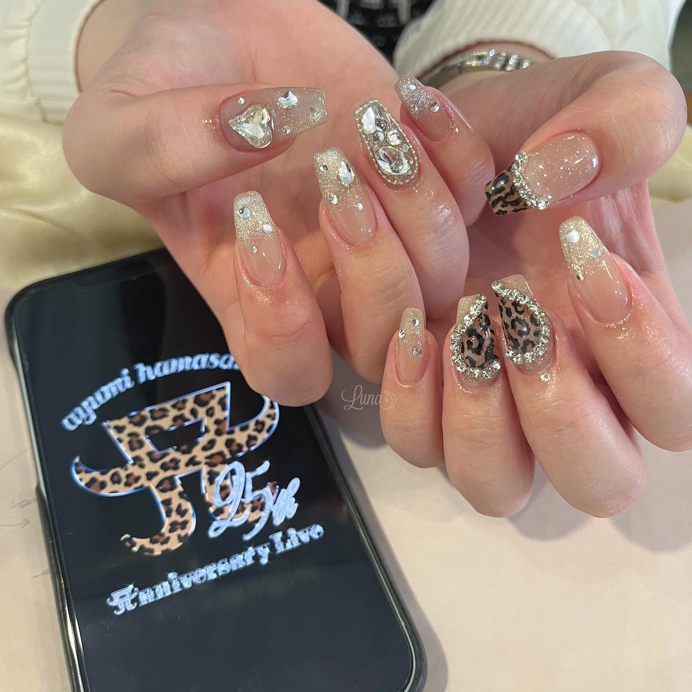 Iuna. Mizuki on LIPS 「.25thAnniversary🖤✨#nail#nailsta..」(1枚目)