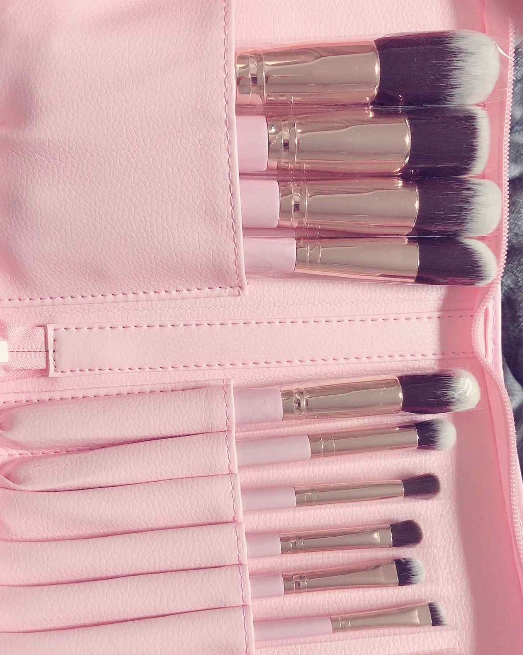 貴族のゴールド メイクブラシ11本セット 化粧ポーチ付き ゴールド×ピンク/SIXPLUS/メイクブラシを使ったクチコミ（3枚目）