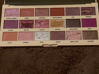 Blood Chocolate Eyeshadow Palette﻿/MAKEUP REVOLUTION/パウダーアイシャドウを使ったクチコミ（3枚目）