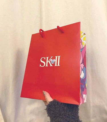 
SK-II様のコフレ〜
今年もお迎えしました〜〜♡


年々コフレ派手になってない？
去年は赤にしたので今年は青にした！



SK-II様は値段が本当にかわいくないんだけど、
今まで使った化粧水で1