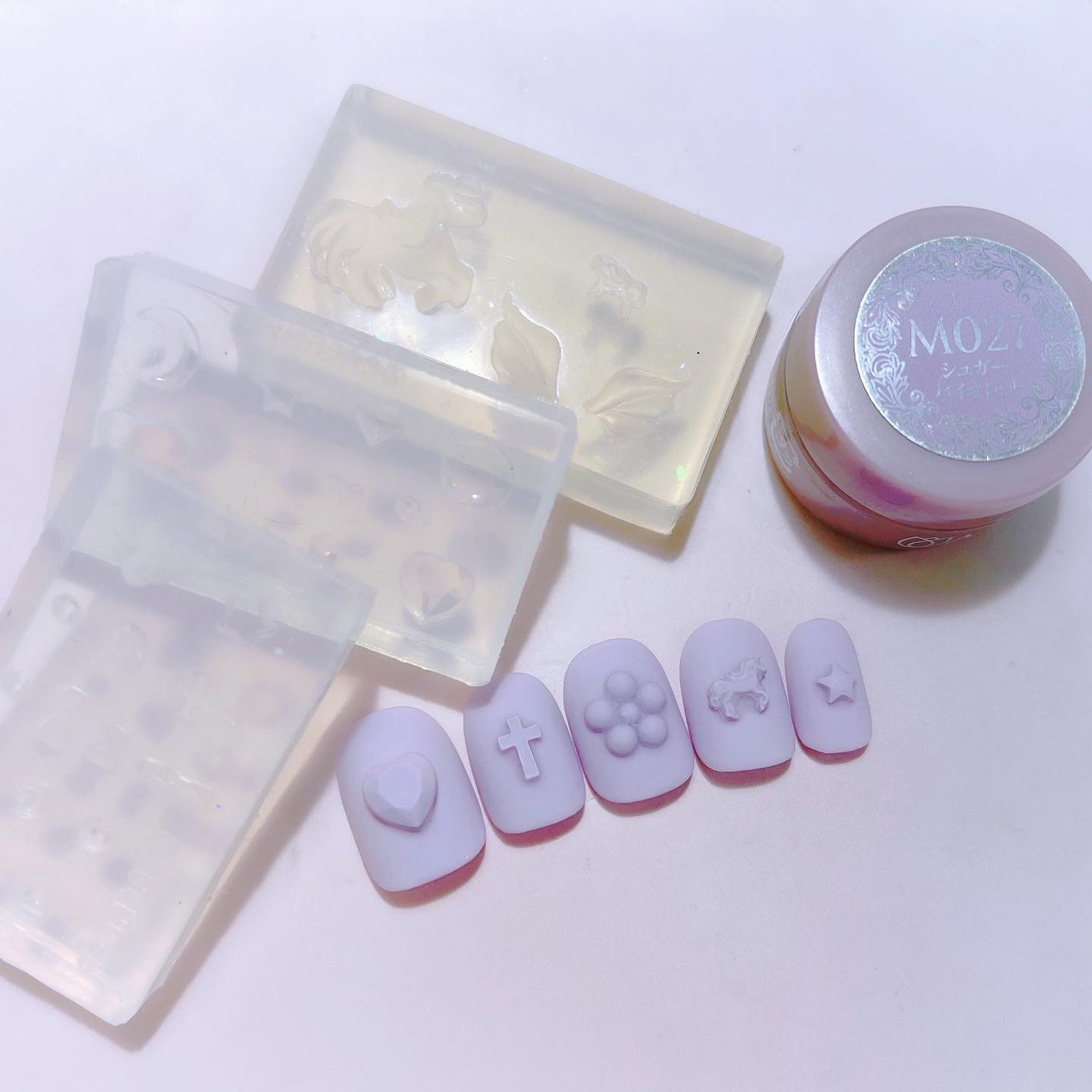 なかやまちえこ on LIPS 「purple.365日ネイル234日め⠀⠀シリコンモールドはプ..」(2枚目)