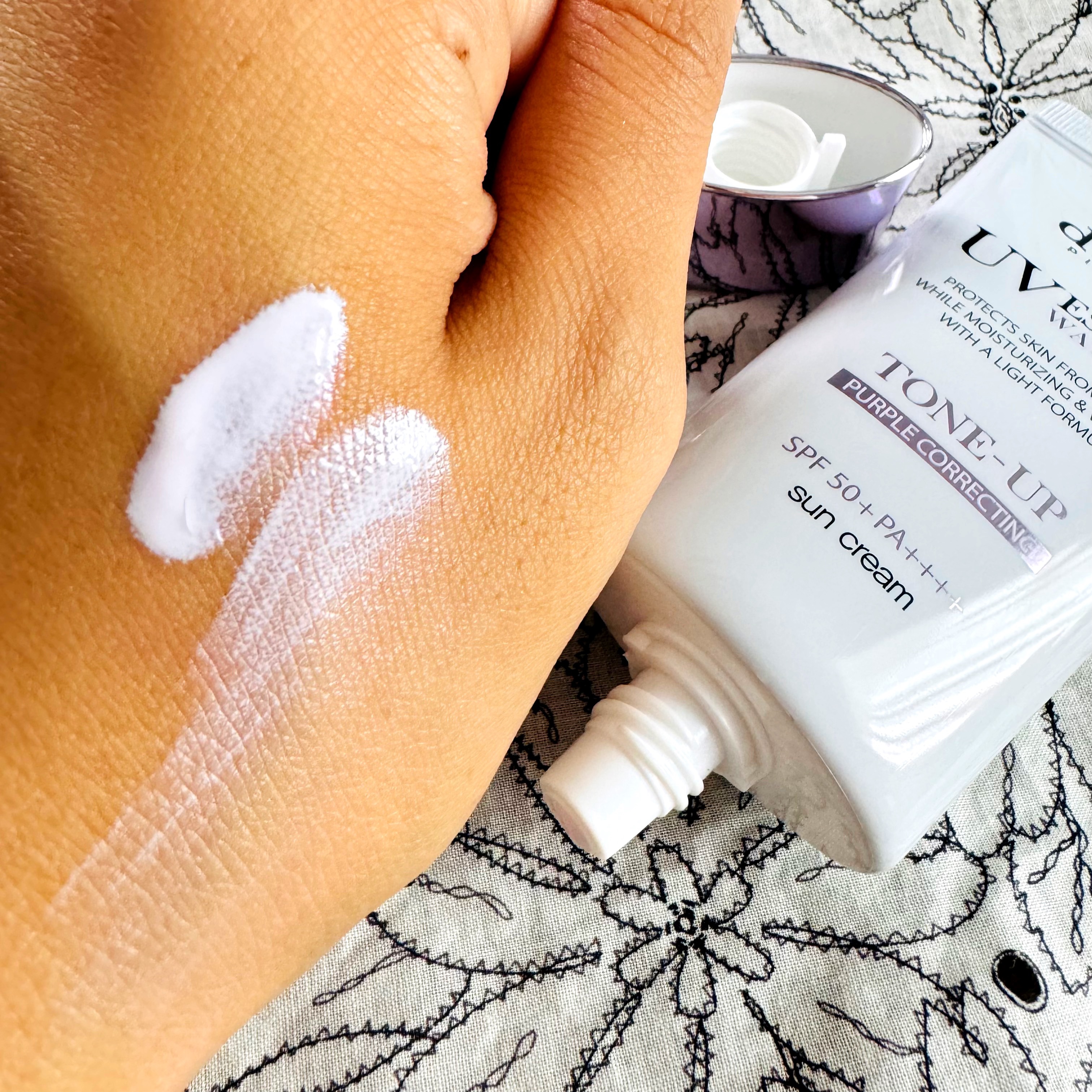 ダルバ ウォータフル トーンアップ サンクリーム(パープル)/ダルバ/日焼け止めクリームを使ったクチコミ（2枚目）