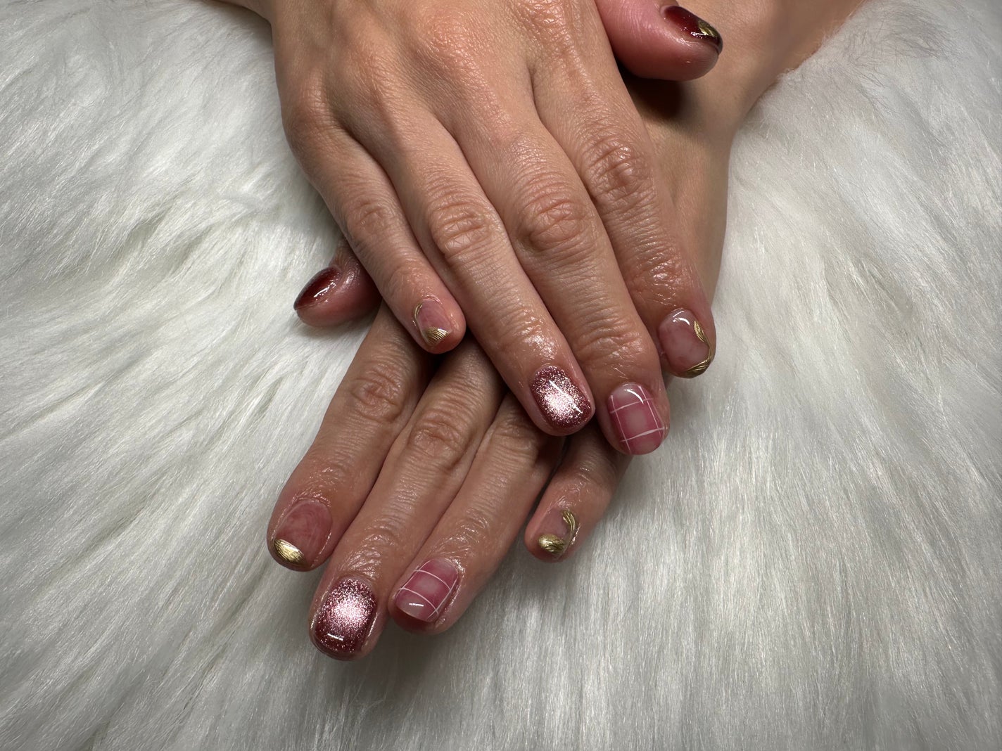 ちゃーん♡ on LIPS 「ネイルデザイン#ジェルネイル#秋ネイル#チェック柄#ニュアンス..」(2枚目)