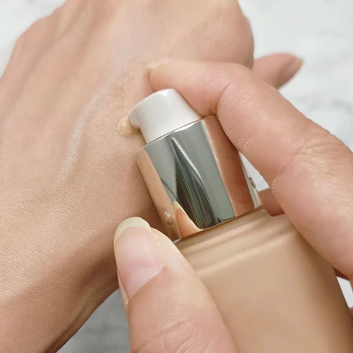 RMK リクイドファンデーション フローレスカバレッジ/RMK/リキッドファンデーションを使ったクチコミ(2枚目)