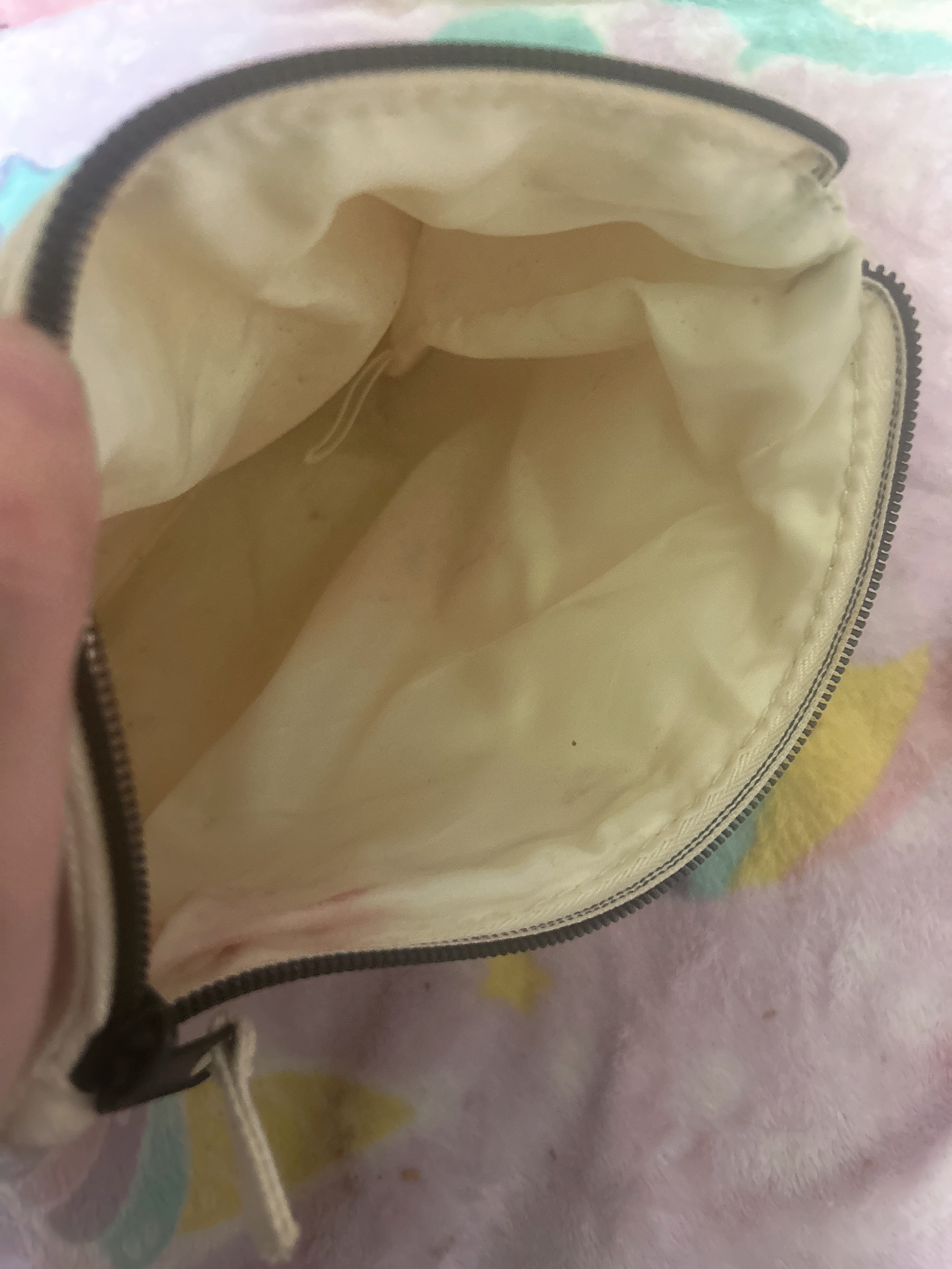 ポーチ/NYX Professional Makeup/化粧ポーチを使ったクチコミ（3枚目）