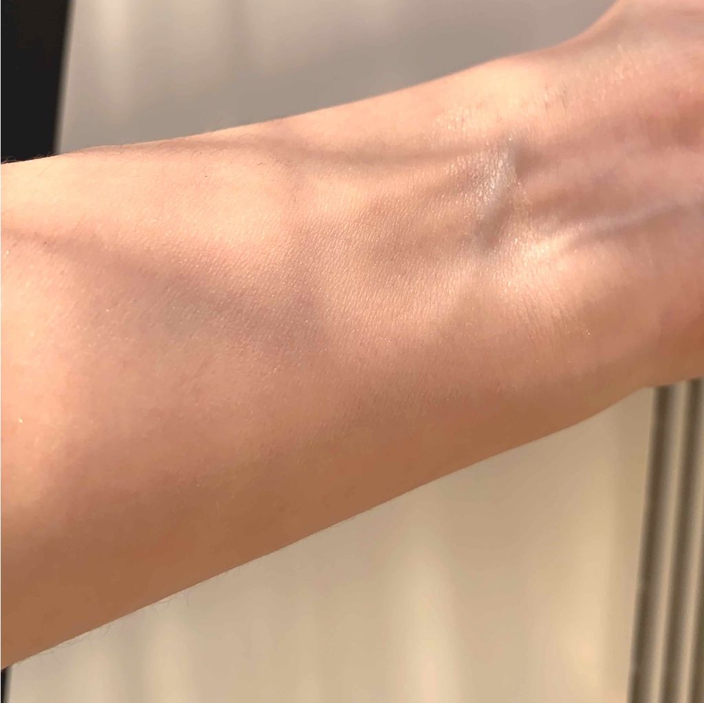 ジョルジオ アルマーニ ビューティ ネオヌード リキッドパウダーのクチコミ「お直し用パウダー。
特にほうれい線。目の下の三角ゾーンに使用。
ティッシュで抑えた後、溜まった.....」（2枚目）