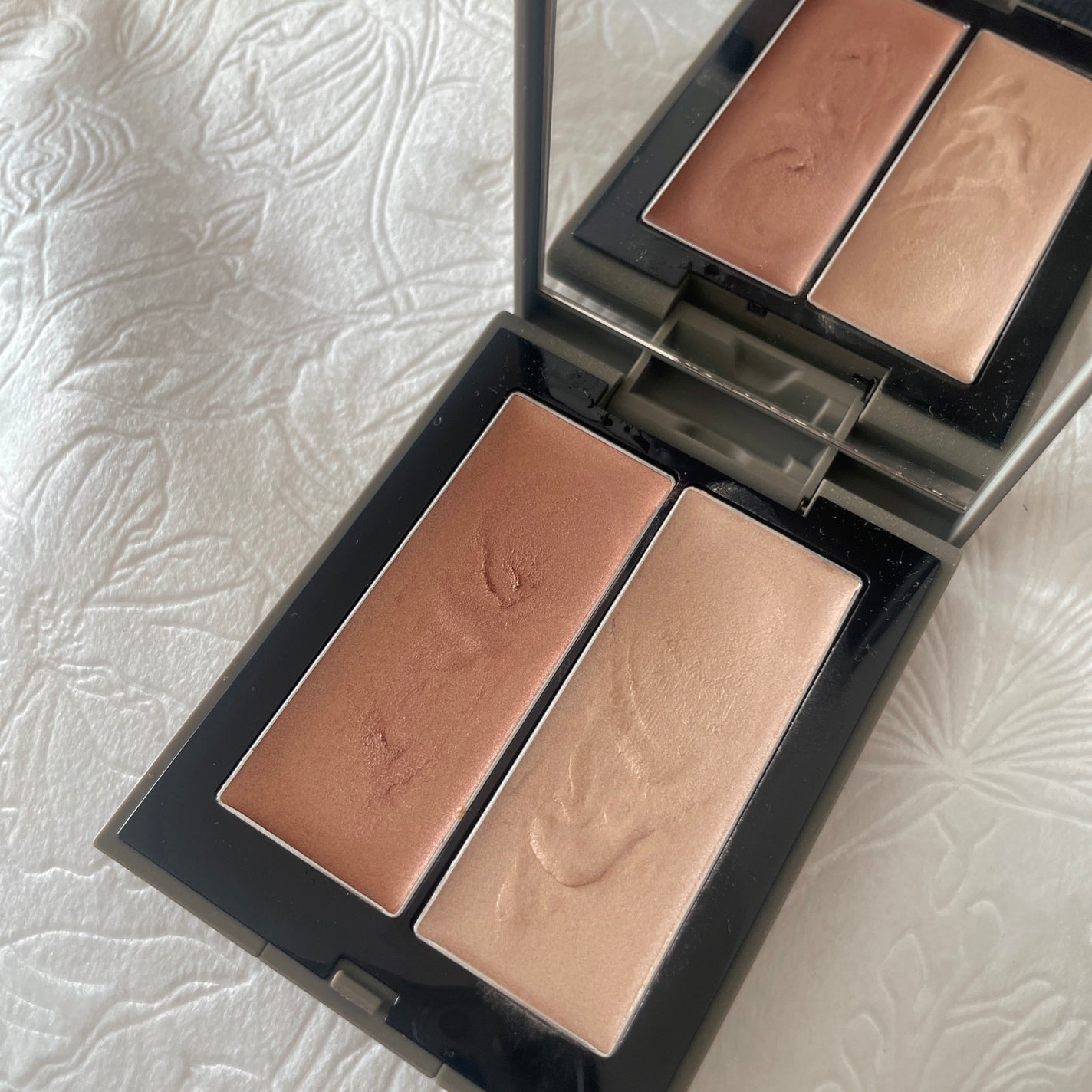 THREE シマリング グロー デュオ/THREE/クリームハイライトを使ったクチコミ(1枚目)