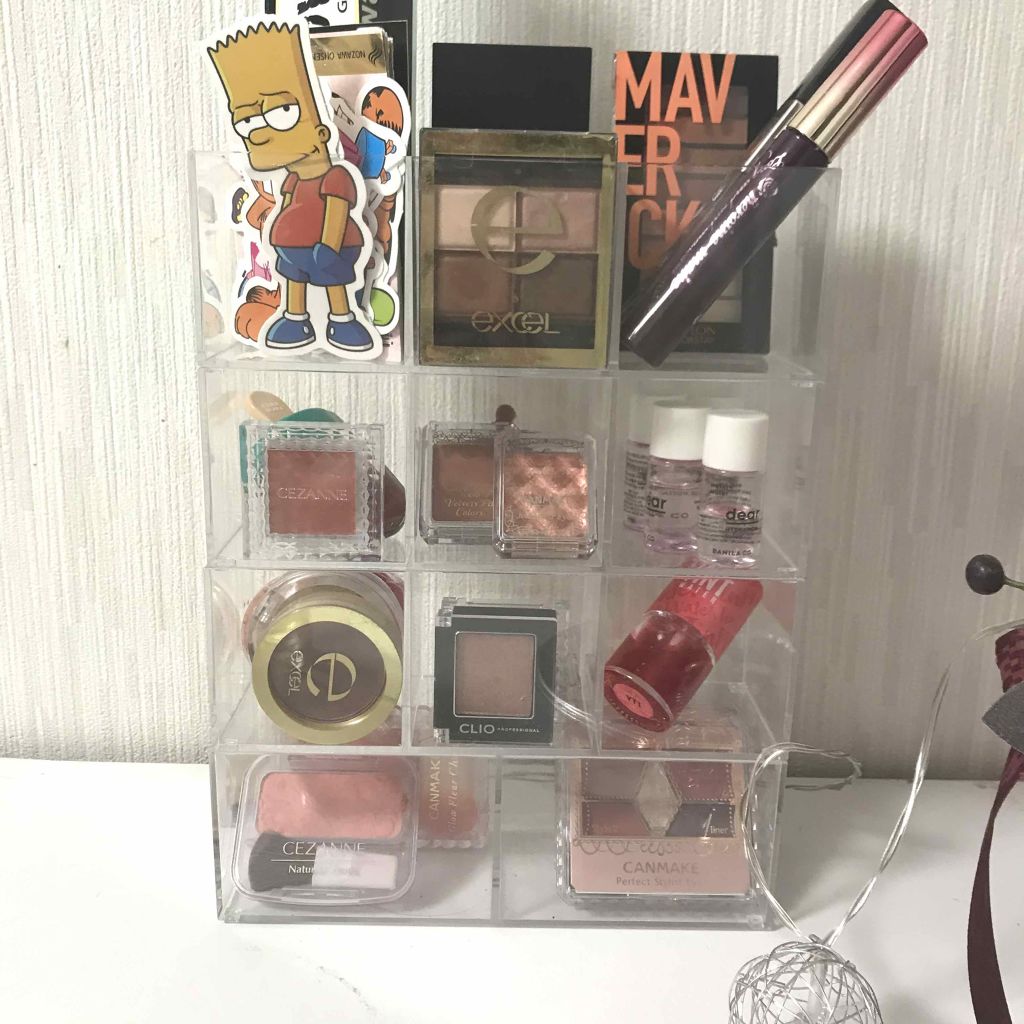 わらわ on LIPS 「コスメ収納!収納というより飾ってます(笑)・このコスメタワーは..」(2枚目)