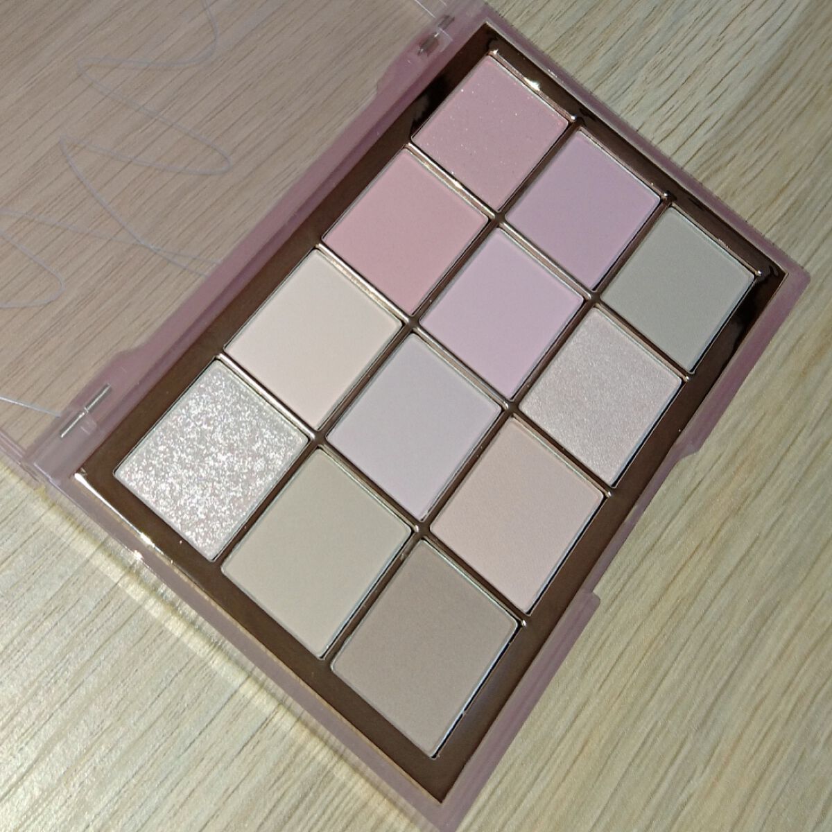 ソフトブラーリングアイパレット/wakemake/アイシャドウパレットを使ったクチコミ(3枚目)