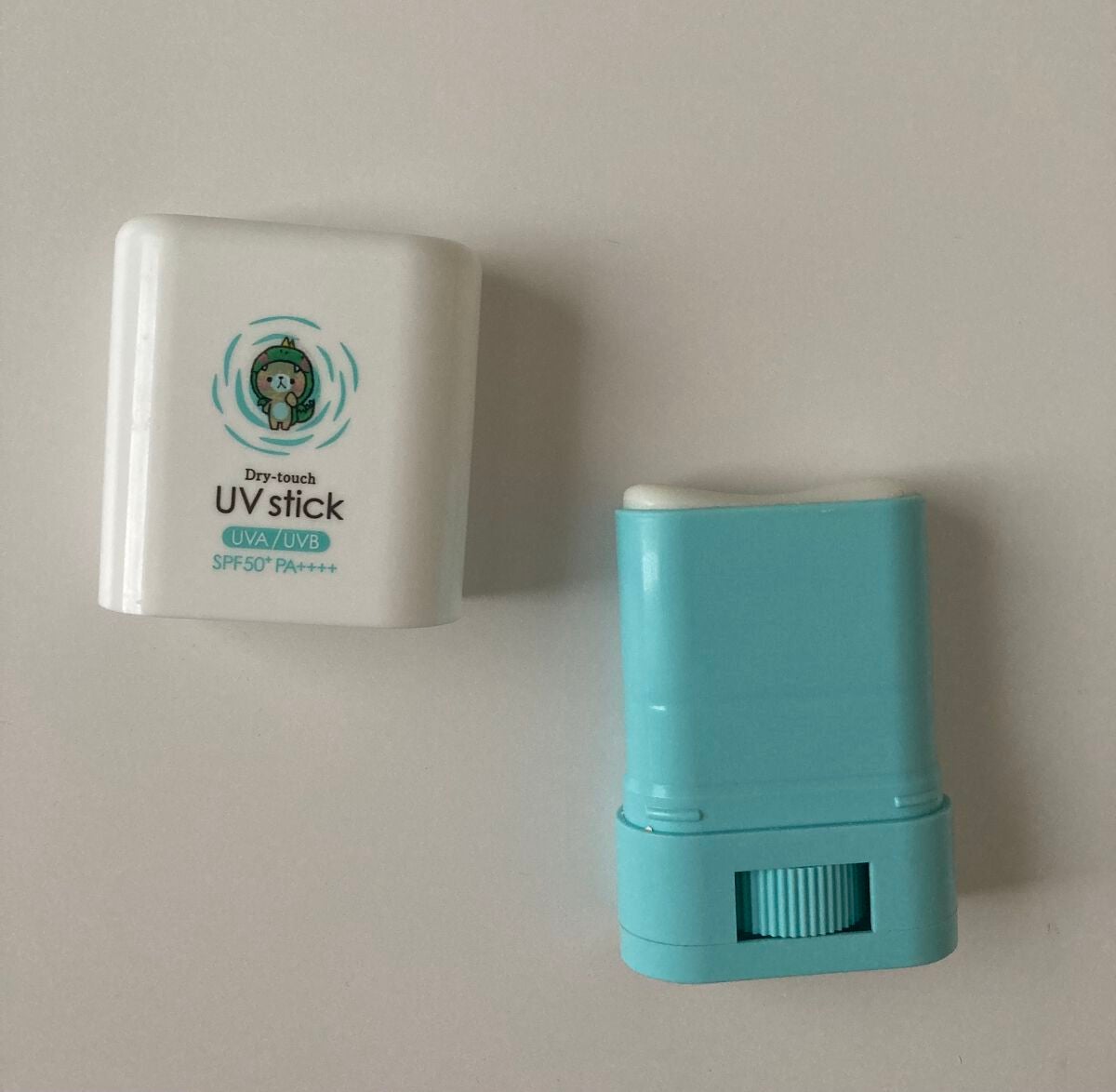 紫外線予報 さらさらUVスティックF/紫外線予報/日焼け止めスティックを使ったクチコミ(2枚目)