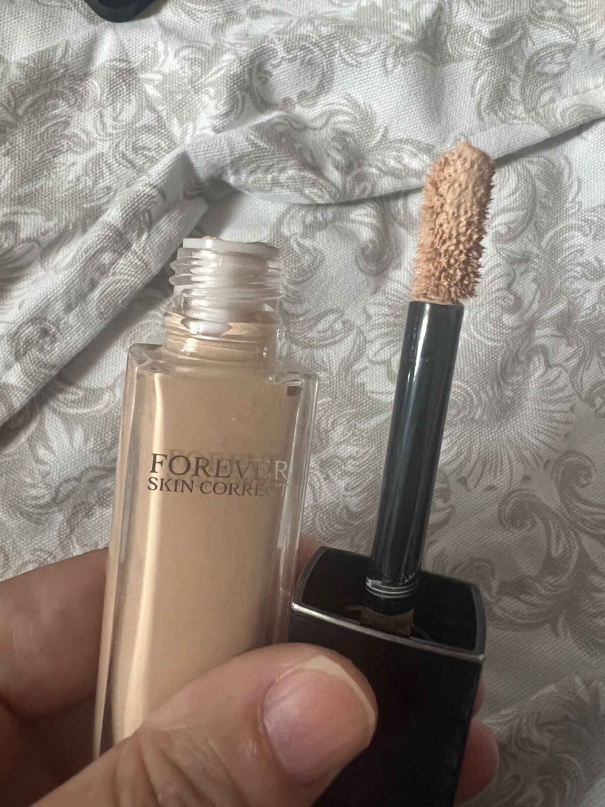 ディオールスキン フォーエヴァー スキン コレクト コンシーラー 1.5Nニュートラル/Dior/リキッドコンシーラーを使ったクチコミ（2枚目）