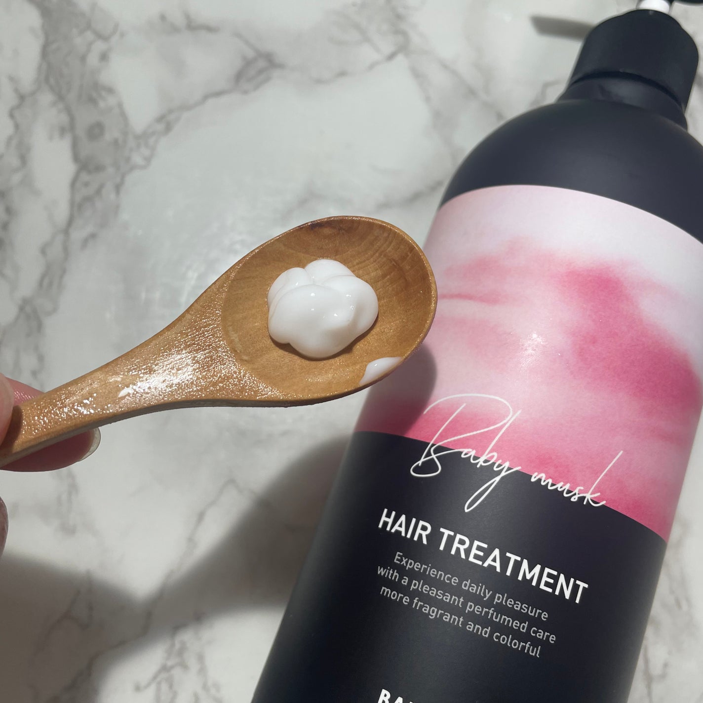 パフュームドヘアシャンプー/BANANAL/市販シャンプーを使ったクチコミ(4枚目)