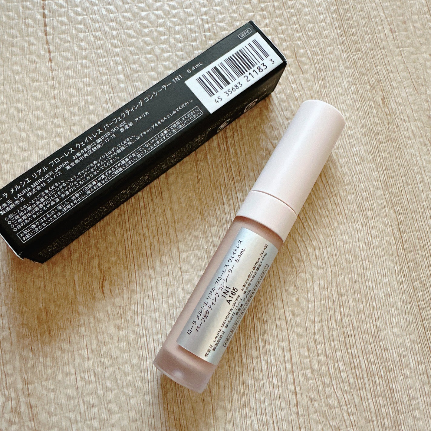 リアル フローレス ウェイトレス パーフェクティング コンシーラー/ローラ メルシエ/リキッドコンシーラーを使ったクチコミ(2枚目)