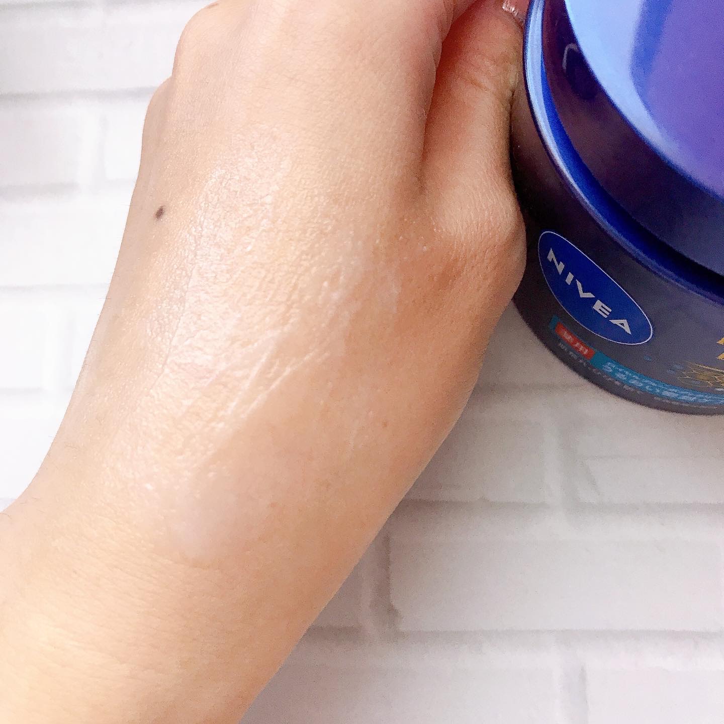 ニベア ロイヤルブルーボディクリーム うるおい密封ケア/ニベア/ボディクリームを使ったクチコミ（3枚目）