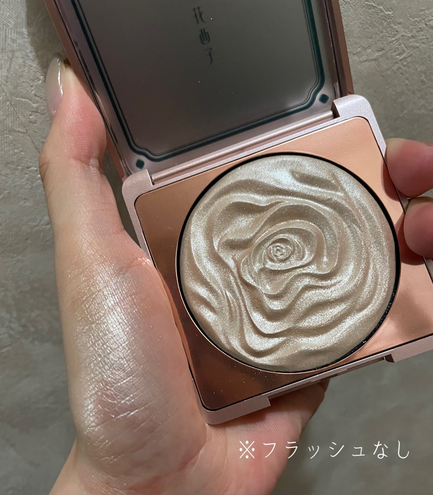 双花彫刻 ハイライト/花西子/パウダーハイライトを使ったクチコミ(4枚目)