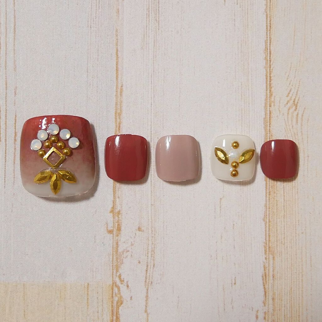 カラフルネイルズ/キャンメイク/マニキュアを使ったクチコミ（2枚目）