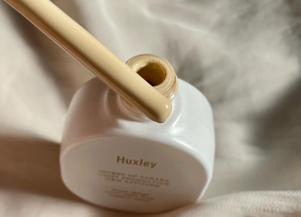 モイストファンデーション ; オウンアティテュード/Huxley/リキッドファンデーションを使ったクチコミ(3枚目)