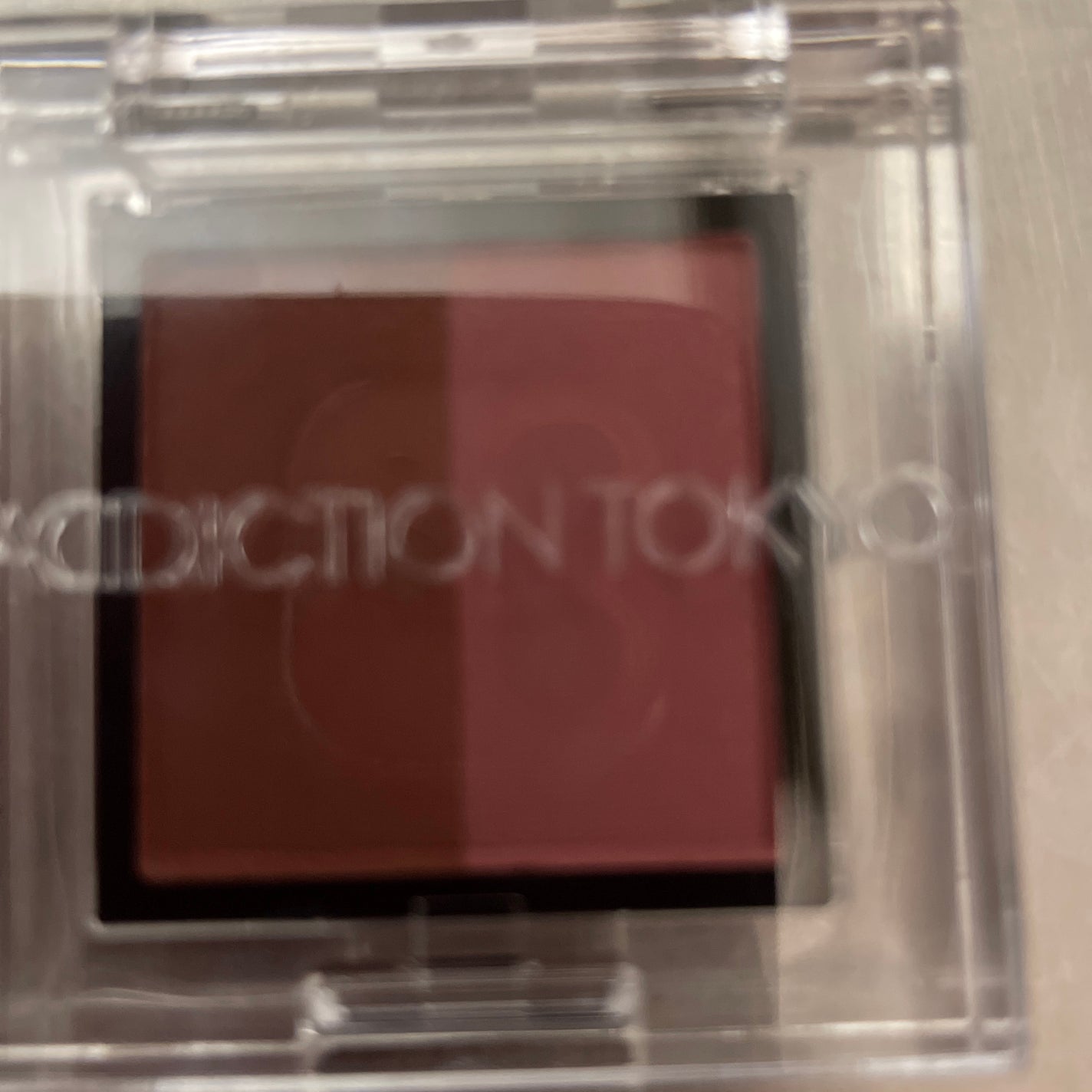 プランクトン on LIPS 「#アディクションベリーデュオ欲しかったアイブロウパウダー。すん..」(1枚目)