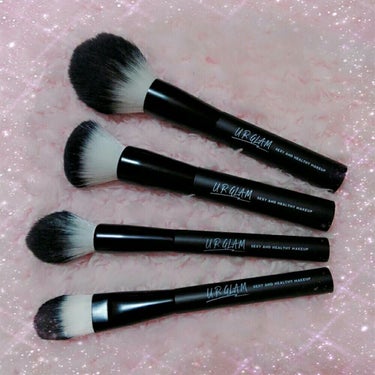 UR GLAM　POWDER BRUSH/U R GLAM/メイクブラシを使ったクチコミ（1枚目）