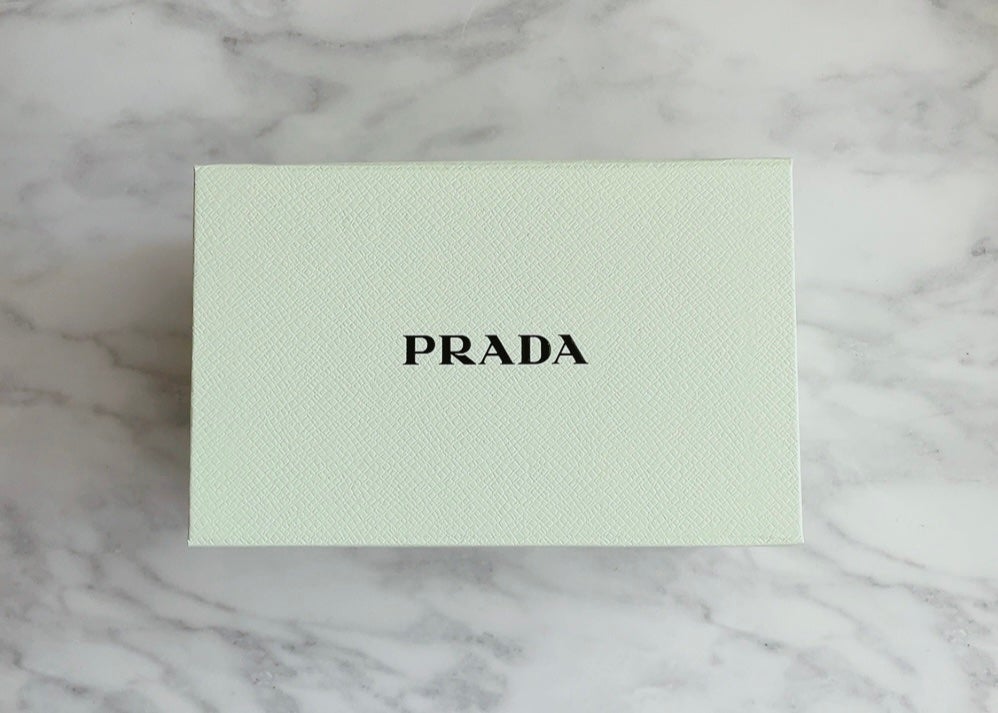 試してみた】リセット セッティング パウダー PRADA BEAUTYの 試してみた】リセット セッティング パウダー PRADA BEAUTYの