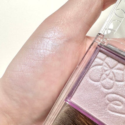 パールグロウニュアンサー/CEZANNE/パウダーハイライトを使ったクチコミ(3枚目)