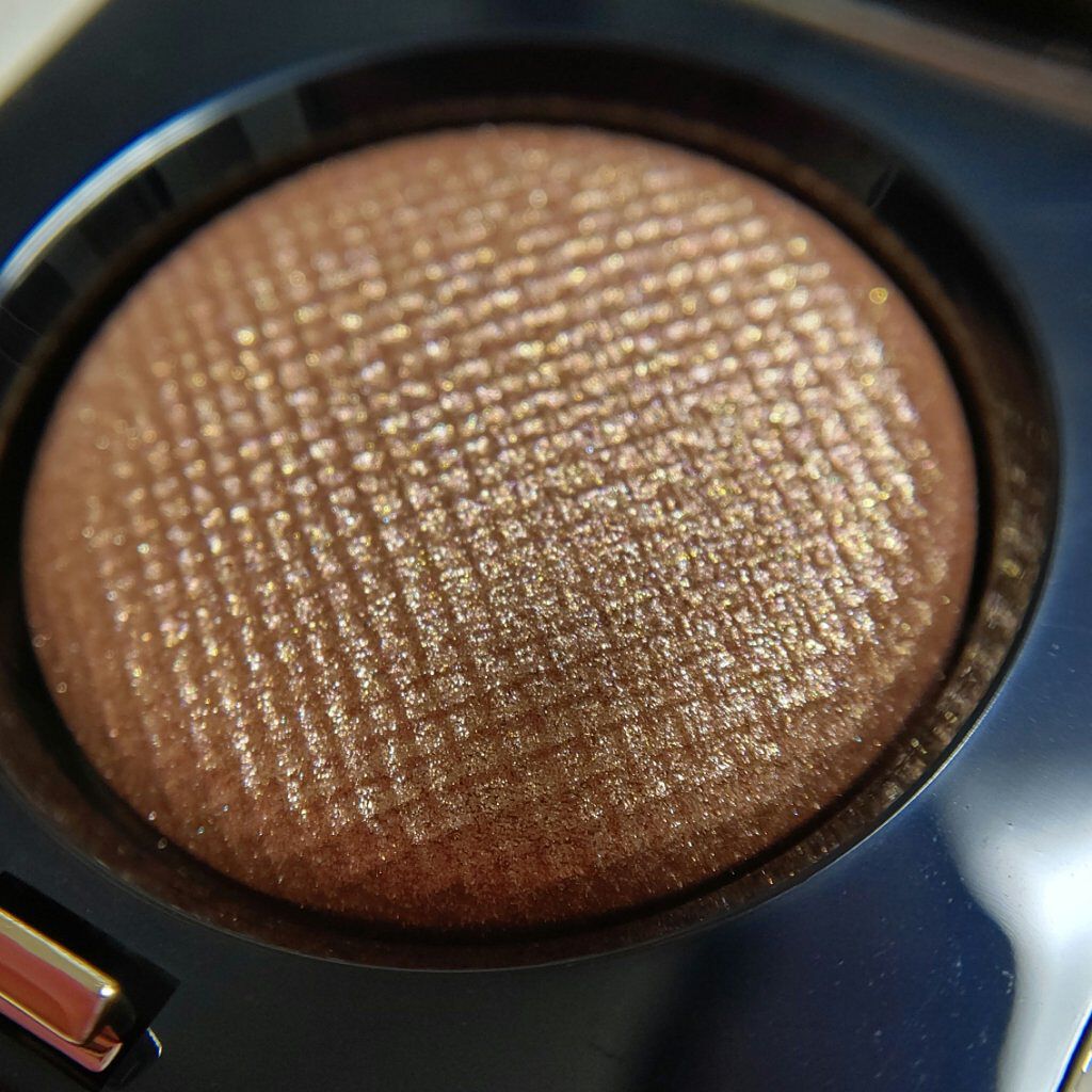 リュクスアイシャドウ/BOBBI BROWN/単色アイシャドウを使ったクチコミ（2枚目）