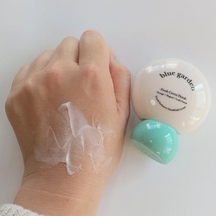 パフューマリー ハンド&ネイルクリーム ハグミーダーリン 50ml/カミール/ハンドクリームを使ったクチコミ(5枚目)