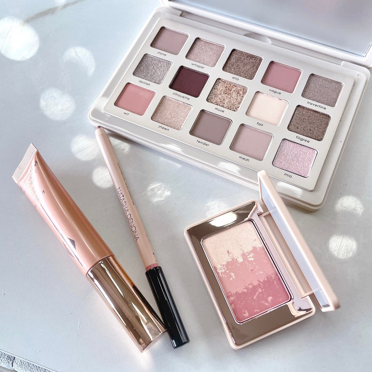 R Dresser on LIPS 「やっと入手できた‼️魅力的な海外コスメ🗽💕最近のお気に入り😍👍..」(9枚目)