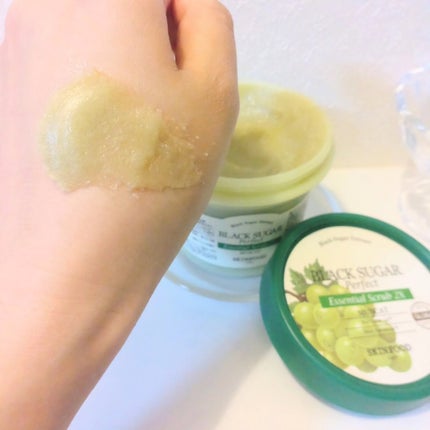 ブラックシュガーパーフェクトエッセンシャルスクラブ 2X マスカット/SKINFOOD/洗い流すパック・マスクを使ったクチコミ(4枚目)