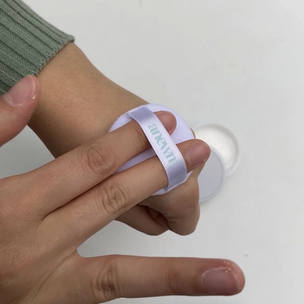 アニューム セバム コントロール パウダー/saat insight/ルースパウダーを使ったクチコミ(4枚目)