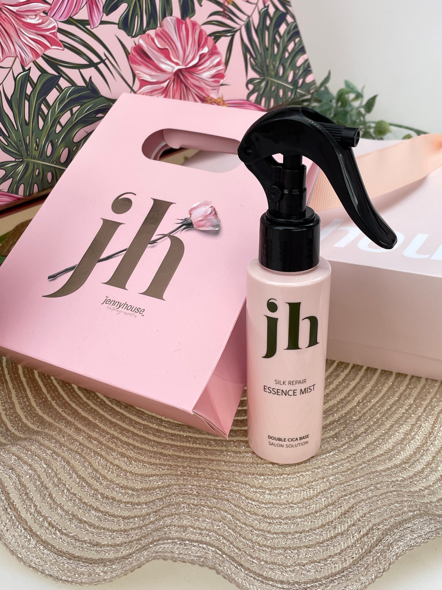 シルクリペアエッセンスミスト/jenny house/ヘアミストを使ったクチコミ(1枚目)