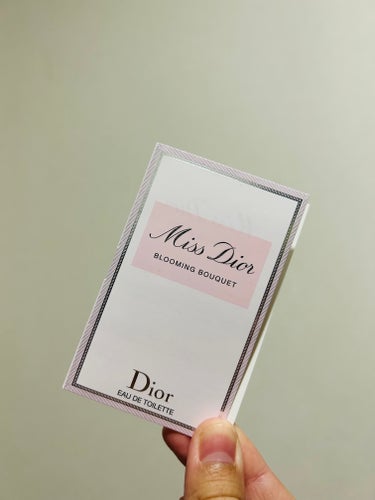 Dior ミス ディオール ブルーミング ブーケ ローラー パールのクチコミ「Dior　ミス ディオール ブルーミング ブーケ ローラー パール。Diorのファンデーション.....」（1枚目）