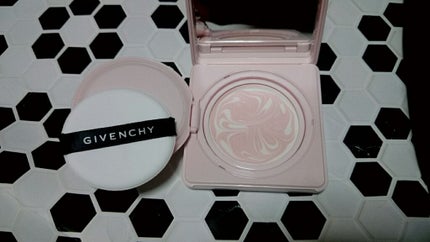 ランタンポレル ブロッサム クリーム コンパクト/GIVENCHY/化粧下地を使ったクチコミ(2枚目)