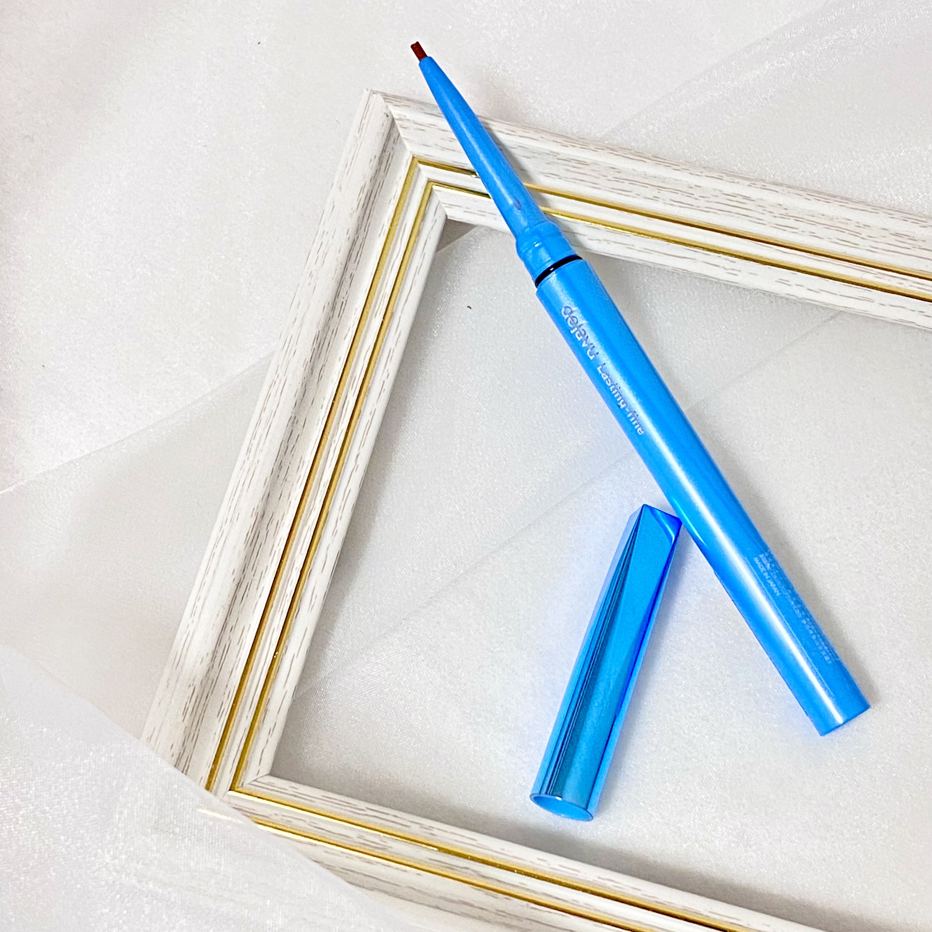 
☑︎デジャヴュ / 「密着アイライナー」極細クリームペンシル
・マーガレットブラウン(限定色)


デジャヴュ様よりご提供いただきました🫶
ありがとうございます！

楕円型のペンシルはこれまでリピートしてるけど
今回お試しした極細タイプ