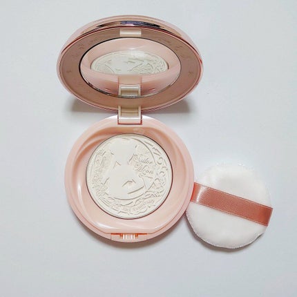 シャイニングムーンパウダー 30th Anniversary Edition/ミラクルロマンス/プレストパウダーを使ったクチコミ(2枚目)