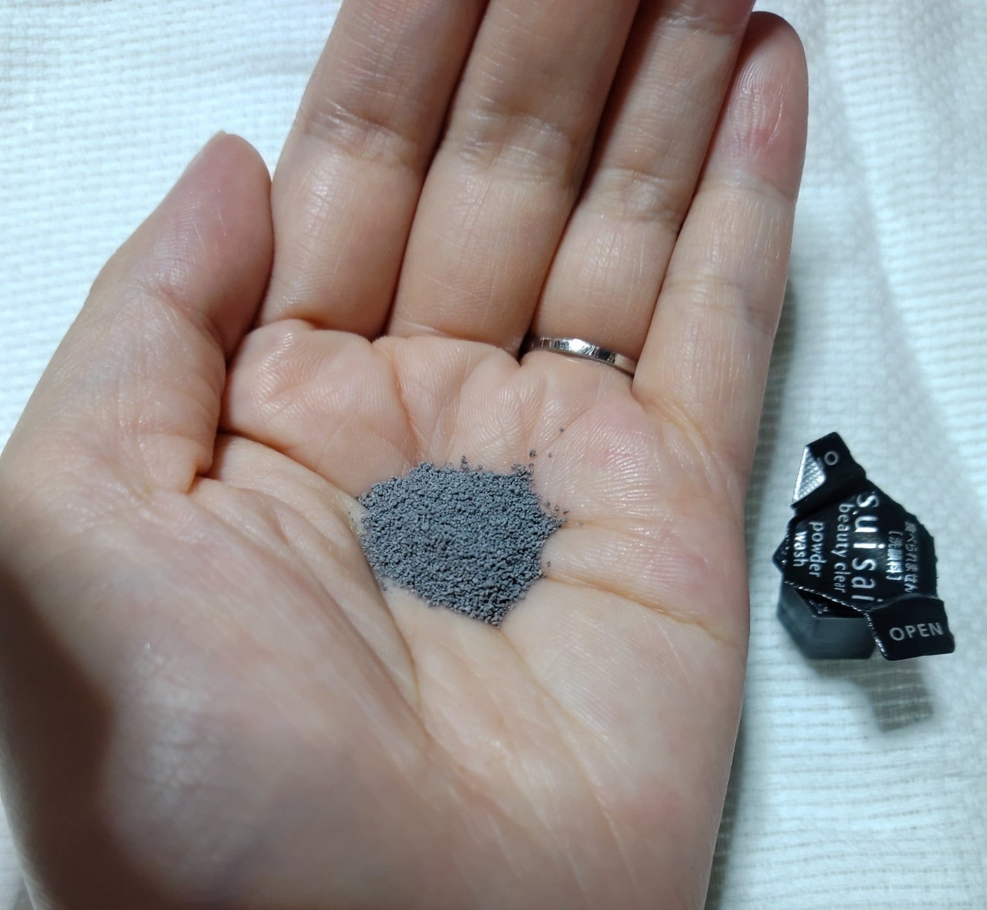 スイサイ ビューティクリア ブラック パウダーウォッシュ/スイサイ ビューティクリア/洗顔パウダーを使ったクチコミ(2枚目)