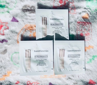 bareMinerals スキンロンジェヴィティ ロングライフハーブ セラムのクチコミ「化粧水と美容液が入っているものです。
使いやすいです。
香りはあります。
香りをつけているとい.....」（1枚目）