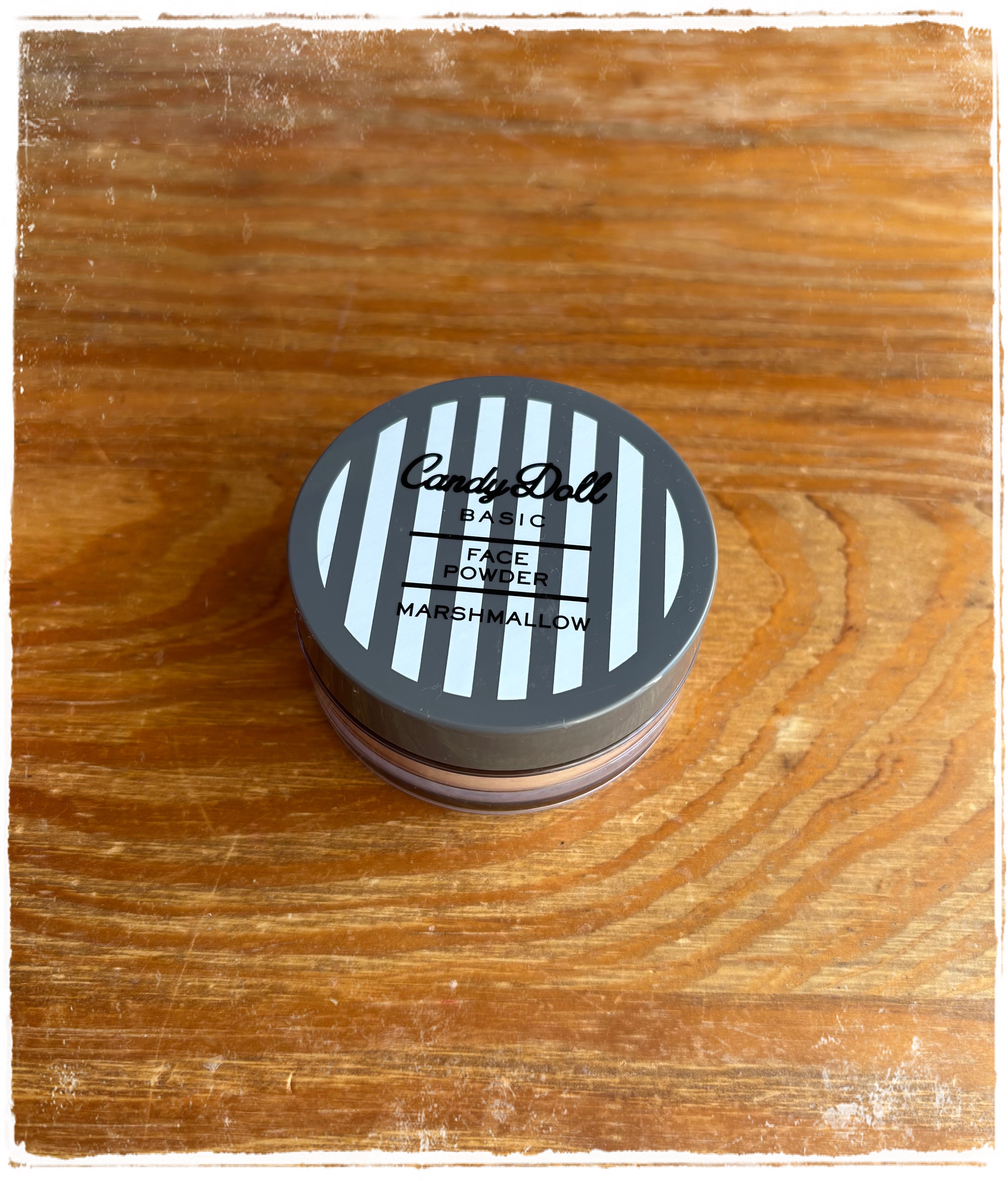 CandyDoll フェイスパウダー<マシュマロ>のクチコミ「廃盤になったCandyDollのフェイスパウダーがWEBで復刻しています🪽

お人形のような陶.....」（1枚目）