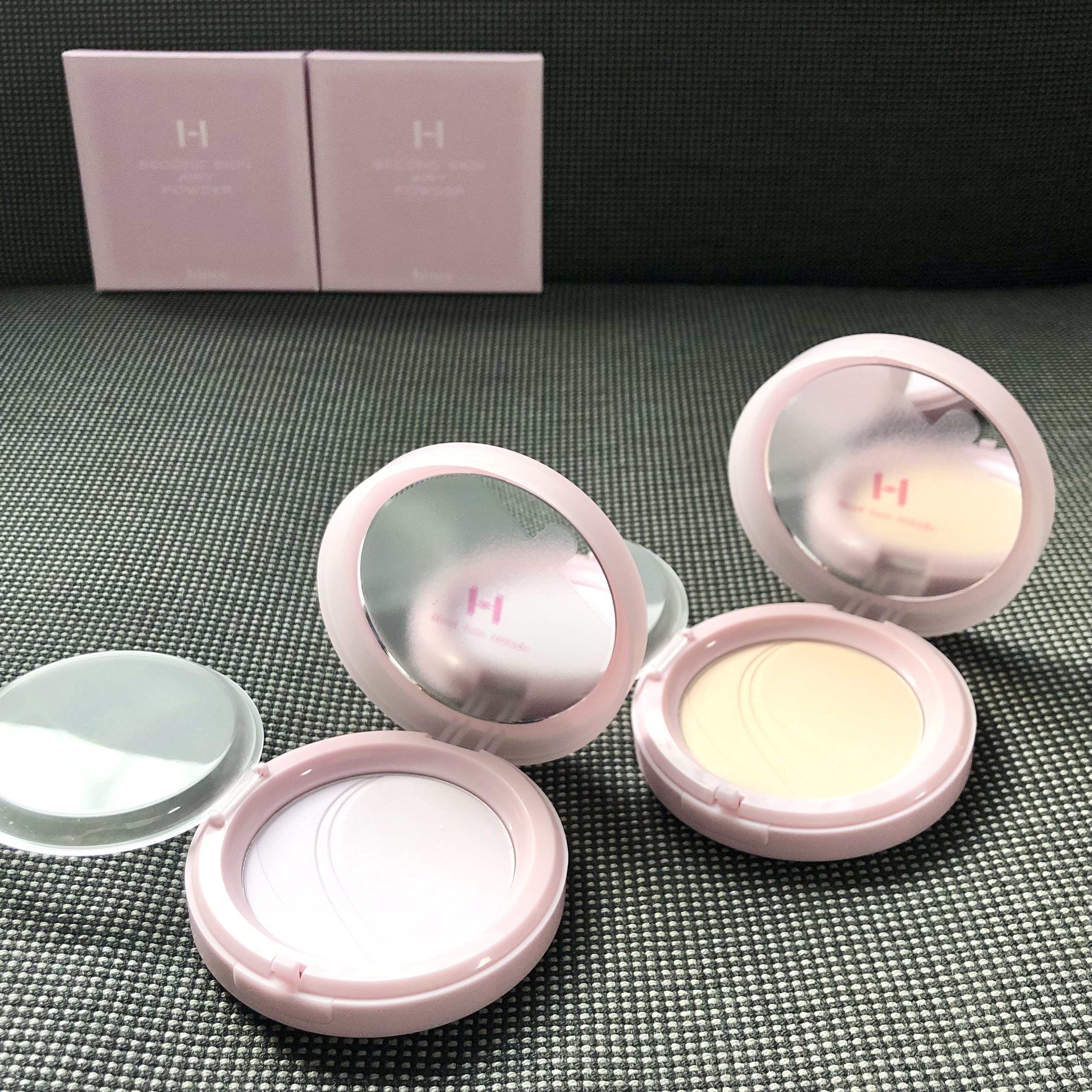 セカンドスキンエアリーパウダー/hince/プレストパウダーを使ったクチコミ（1枚目）