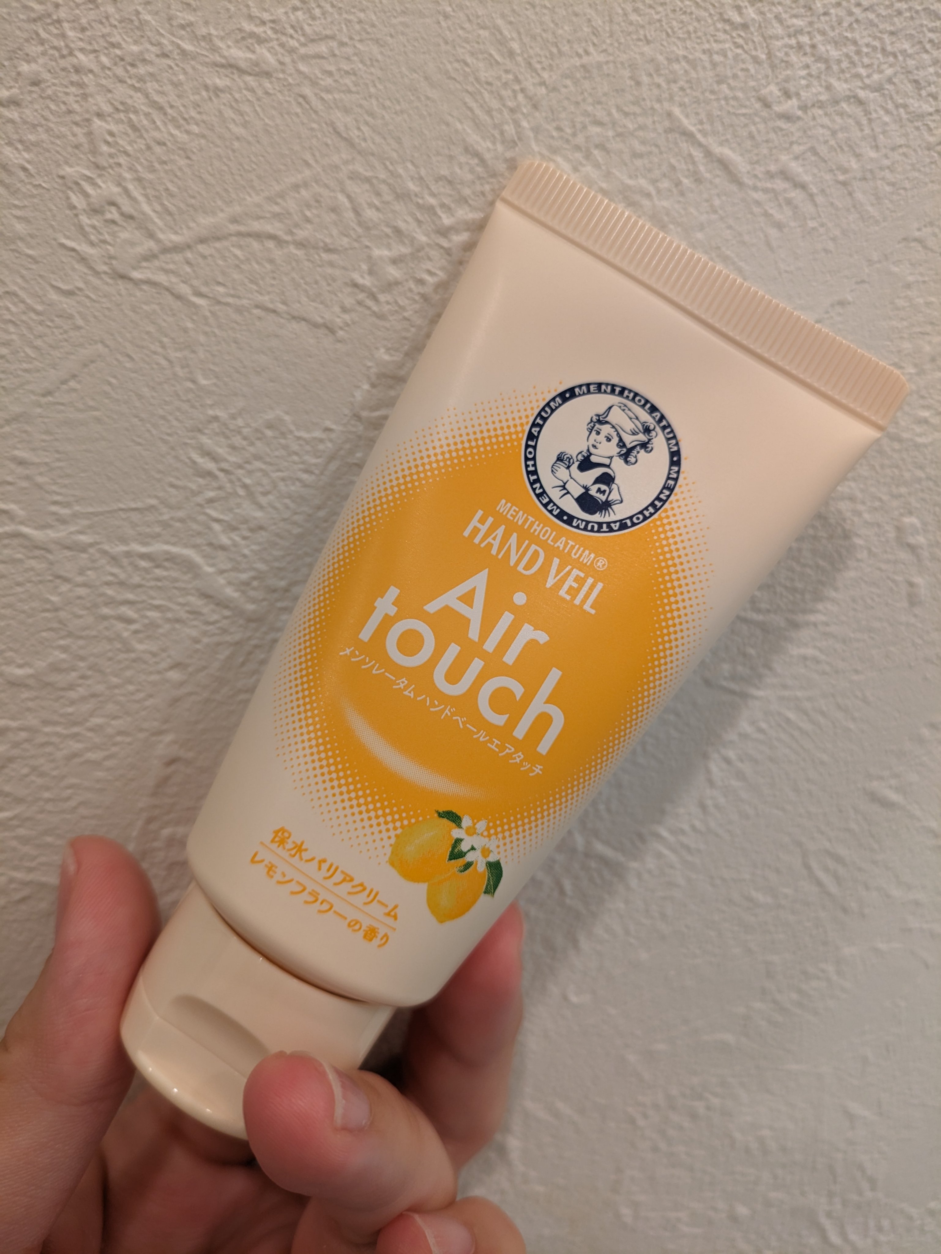 ハンドベールエアタッチ レモンフラワーの香り/メンソレータム/ハンドクリームを使ったクチコミ（1枚目）