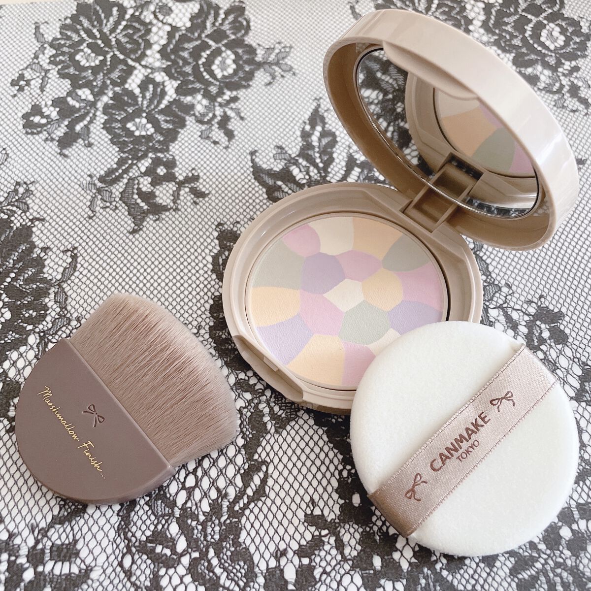 マシュマロフィニッシュパウダー　～Abloom～/キャンメイク/プレストパウダーを使ったクチコミ（2枚目）