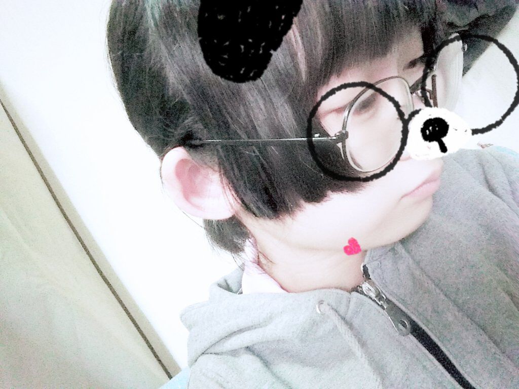 ヒノデは社不㌥☀︎ on LIPS 「だれか姫カットを綺麗にケアする方法知りませんか???地雷系の方..」(1枚目)