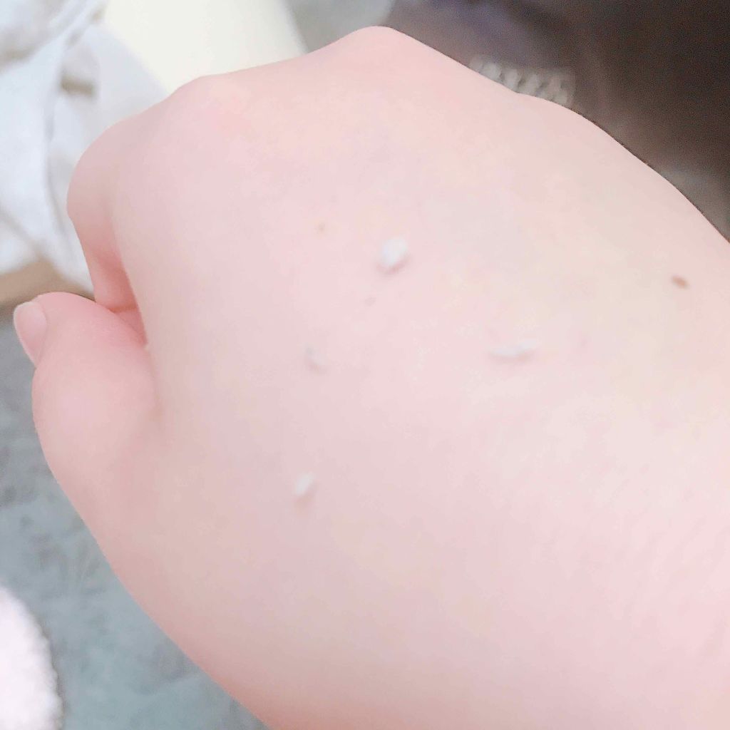 DAISO フェイスピーリングジェル ピーチの香りのクチコミ「
・ーーーーーーーーーーーーーーーーーー・


📎DAISO
      フェイスピーリングジ.....」（3枚目）