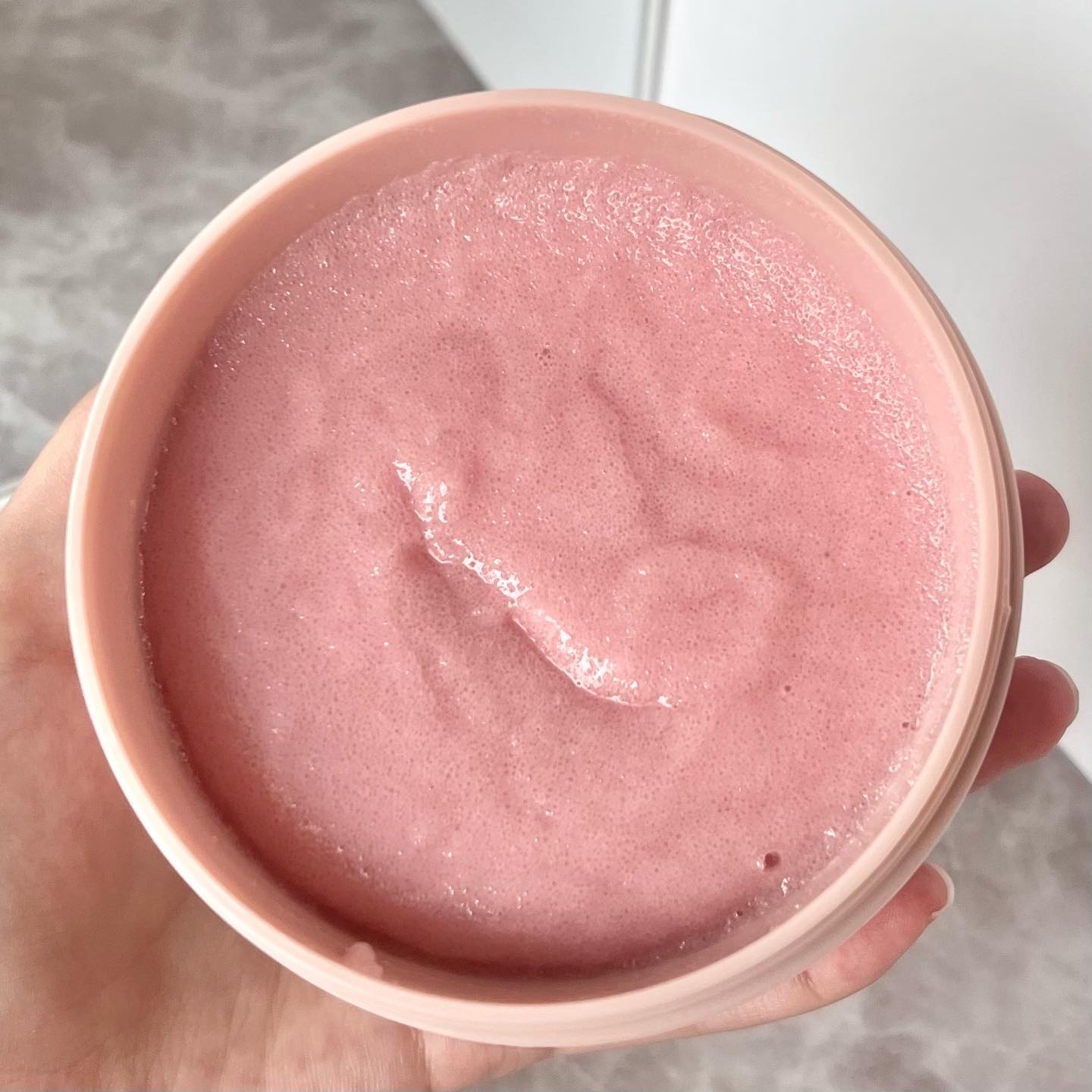 Q+Me スウィート ボム タラソ スクラブ 360g/AGARISM/バストケア・ヒップケアを使ったクチコミ（2枚目）